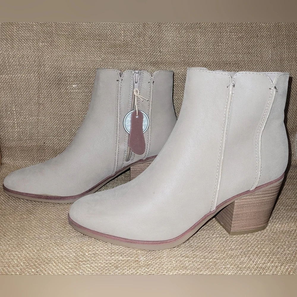 Mia Women's Sz 10 Side Zip Ankle‎ Boots Tan Faux Leather Stacked Heel New In Box